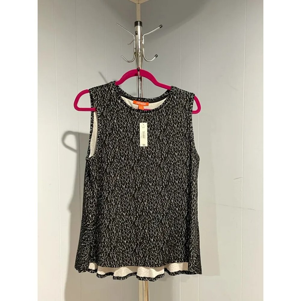High-Low Textured Sleeveless Top